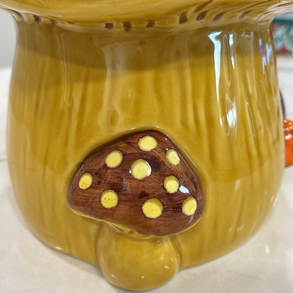 Napcoware Vintage Mushroom Cookie Jar Canister - Picture 7 of 16